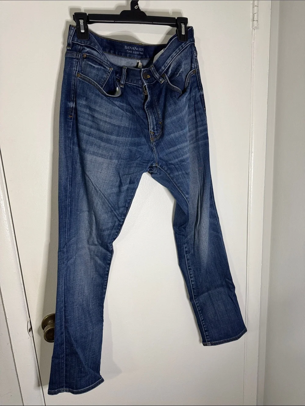 Banana Republic Men's 32x30 Luxe Traveler Slim Fit Jeans in Medium Blue Wash